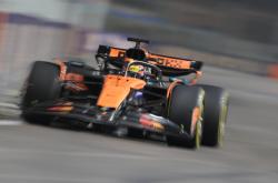 开云下载-梅赛德斯险胜红牛车队，阿隆索惊艳四座的简单介绍