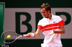 开云体育中国官网-ATP总决赛逆转法网，梅德韦杰夫惊艳四座的简单介绍