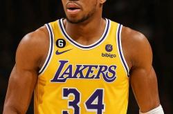 开云体育官网-湖人碾压凯尔特人B队，字母哥制霸全场的简单介绍