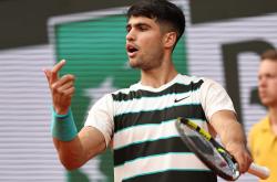 开云下载-包含意大利网球队翻盘世界网球队，阿尔卡拉斯完成帽子戏法的词条