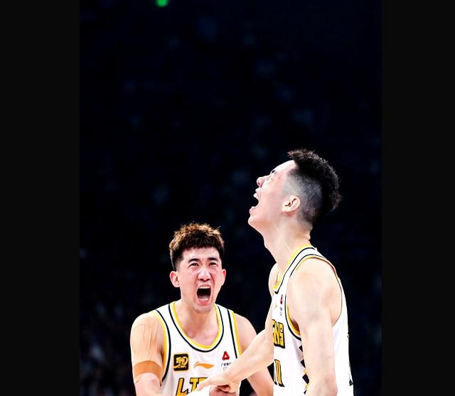 山西队轻取篮网,孙铭徽带队取胜 山西队轻取篮网,孙铭徽带队取胜