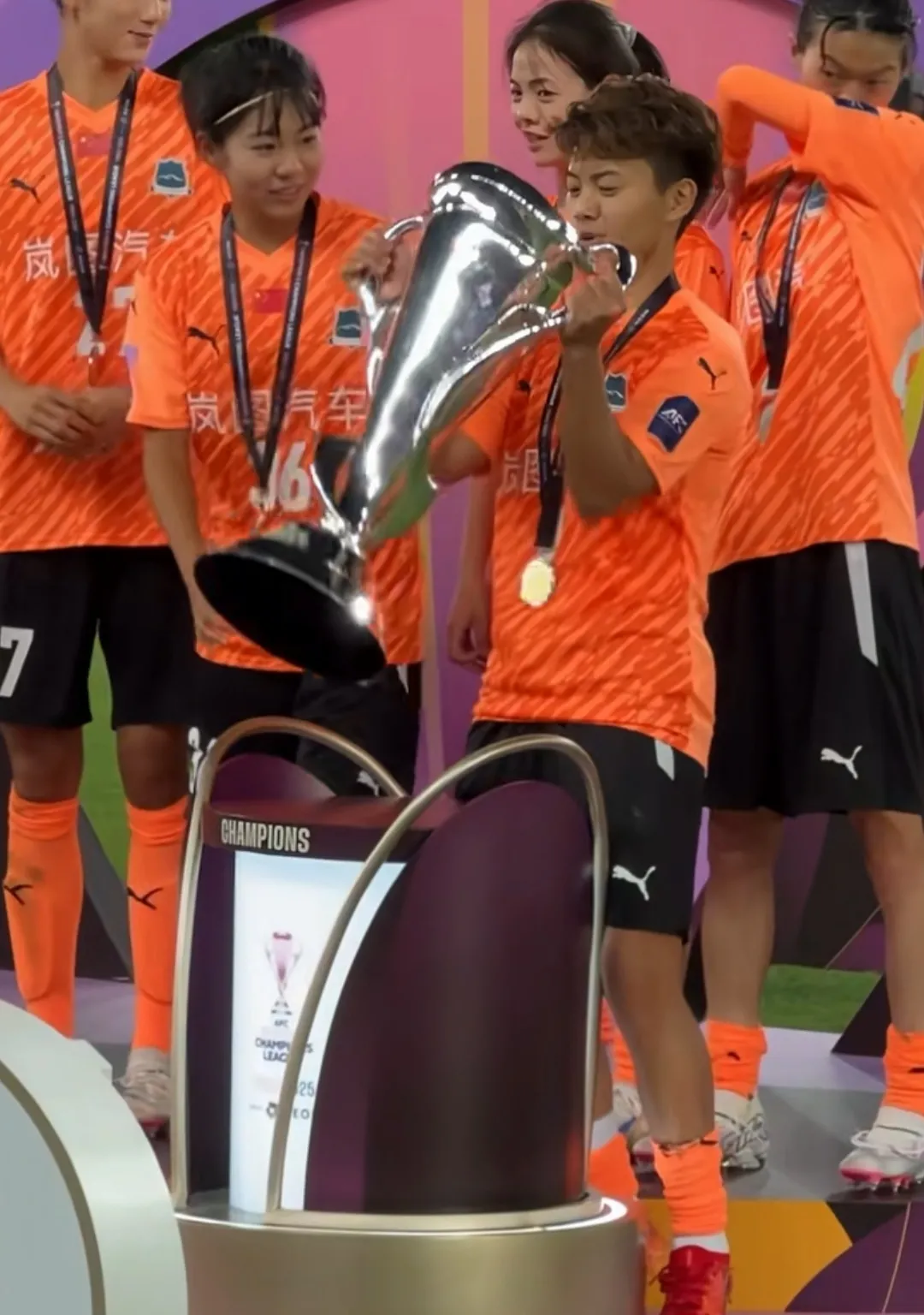 亚冠比赛后场风高,球员纷纷遭到罚款的简单介绍 亚冠比赛后场风高,球员纷纷遭到罚款的简单介绍