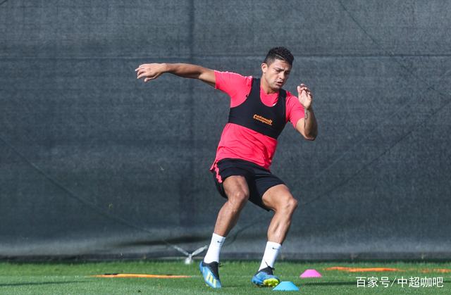 迪拜队实现连胜,积极备战下一轮比赛 迪拜队实现连胜,积极备战下一轮比赛