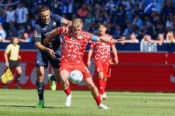 霍芬海姆主场战平，中卫贡献关键扑救的简单介绍