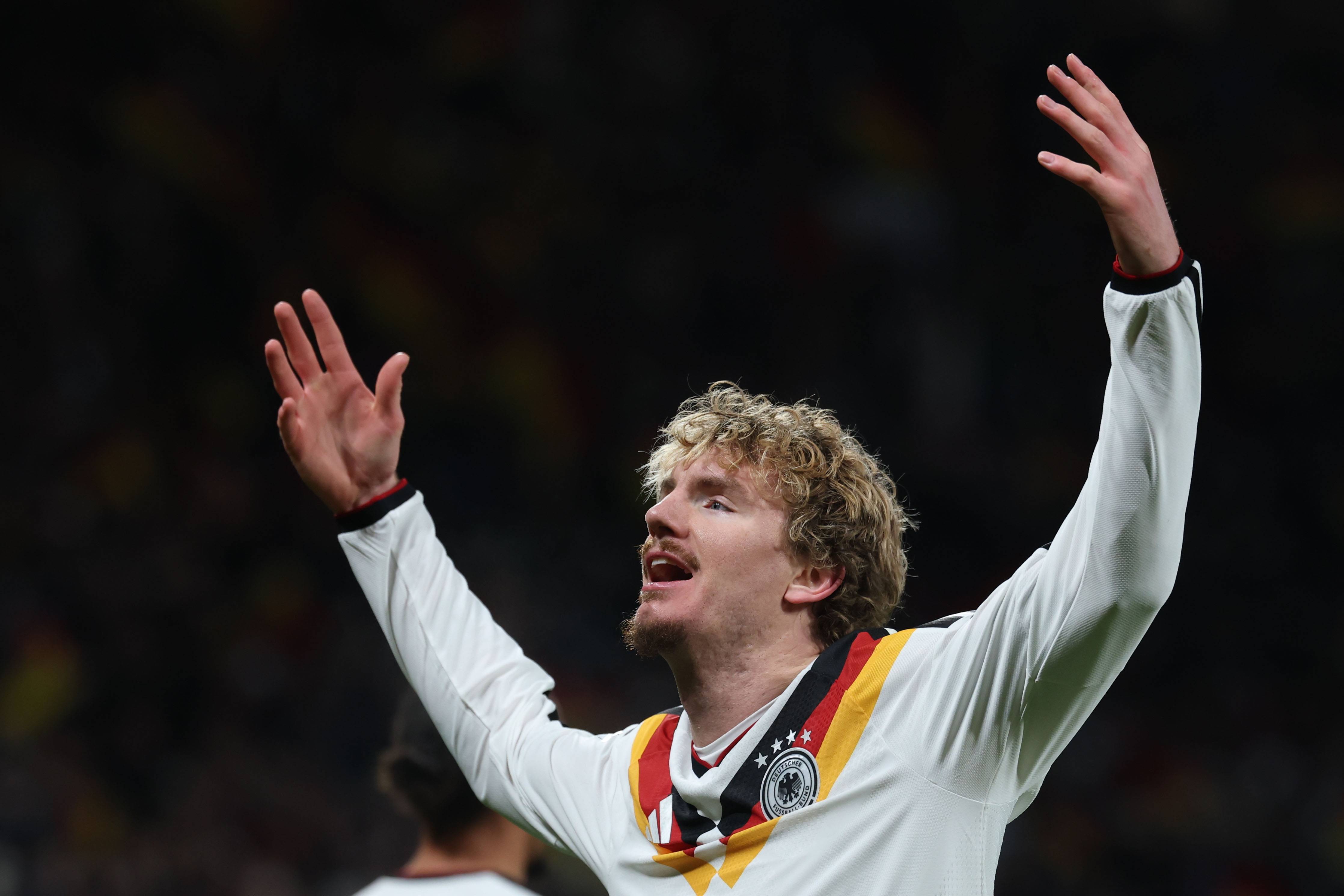 包含斯洛伐克遭遇惨败，欧预赛出线形势严峻的词条