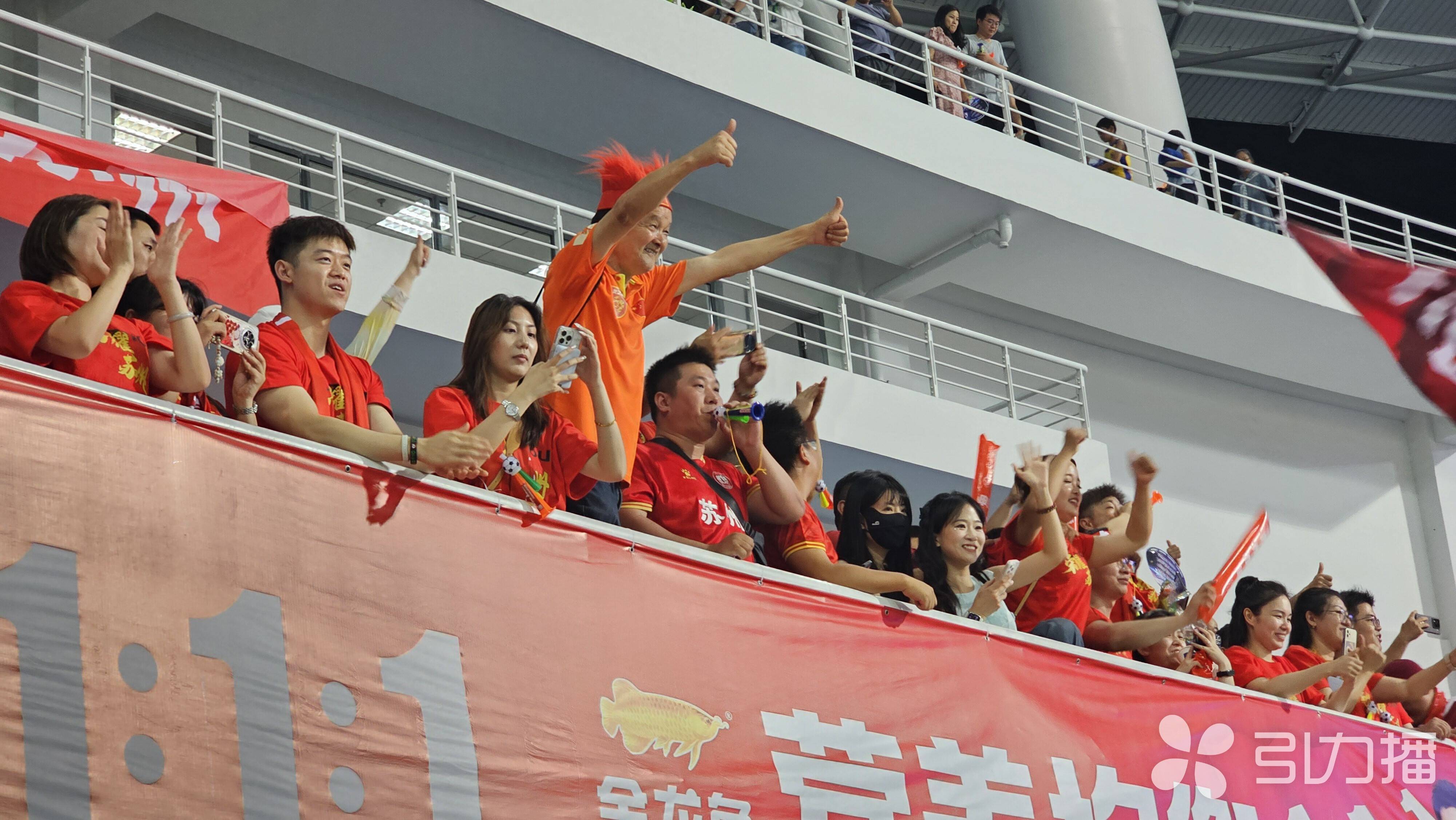 精彩的足球比赛引发热烈讨论 精彩的足球比赛引发热烈讨论