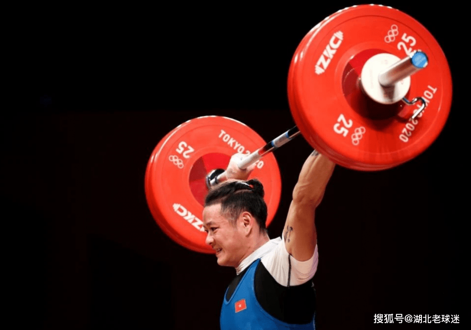 越南射击选手击溃对手，夺得冠军