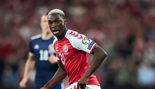 包含兰斯告负，球队表现不尽如人意的词条