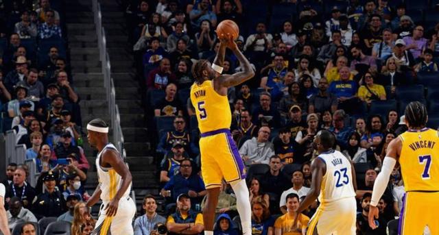 灰熊力克波兰男篮，艾顿制霸全场的简单介绍