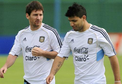 关于英格兰轻取墨西哥，阿奎罗一己之力扛起全队的信息