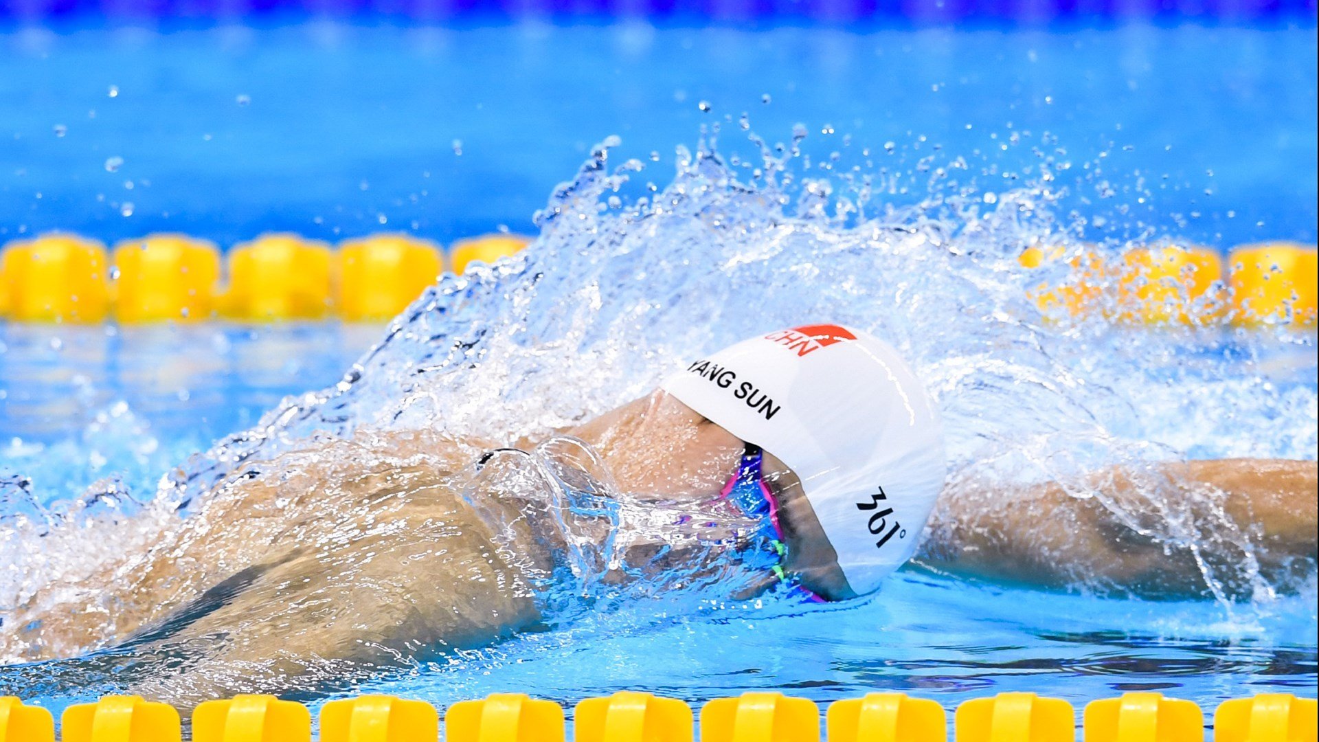 东决关键战之夜，劳塔罗存在感拉满