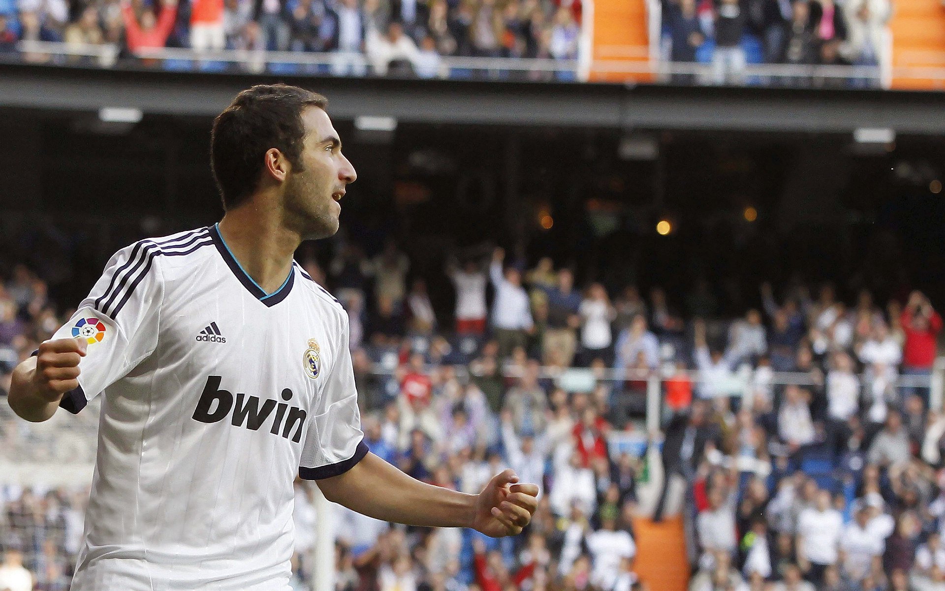 法比尼奥爆发引领尼日利亚单节狂潮，丹麦防线在风暴中瓦解