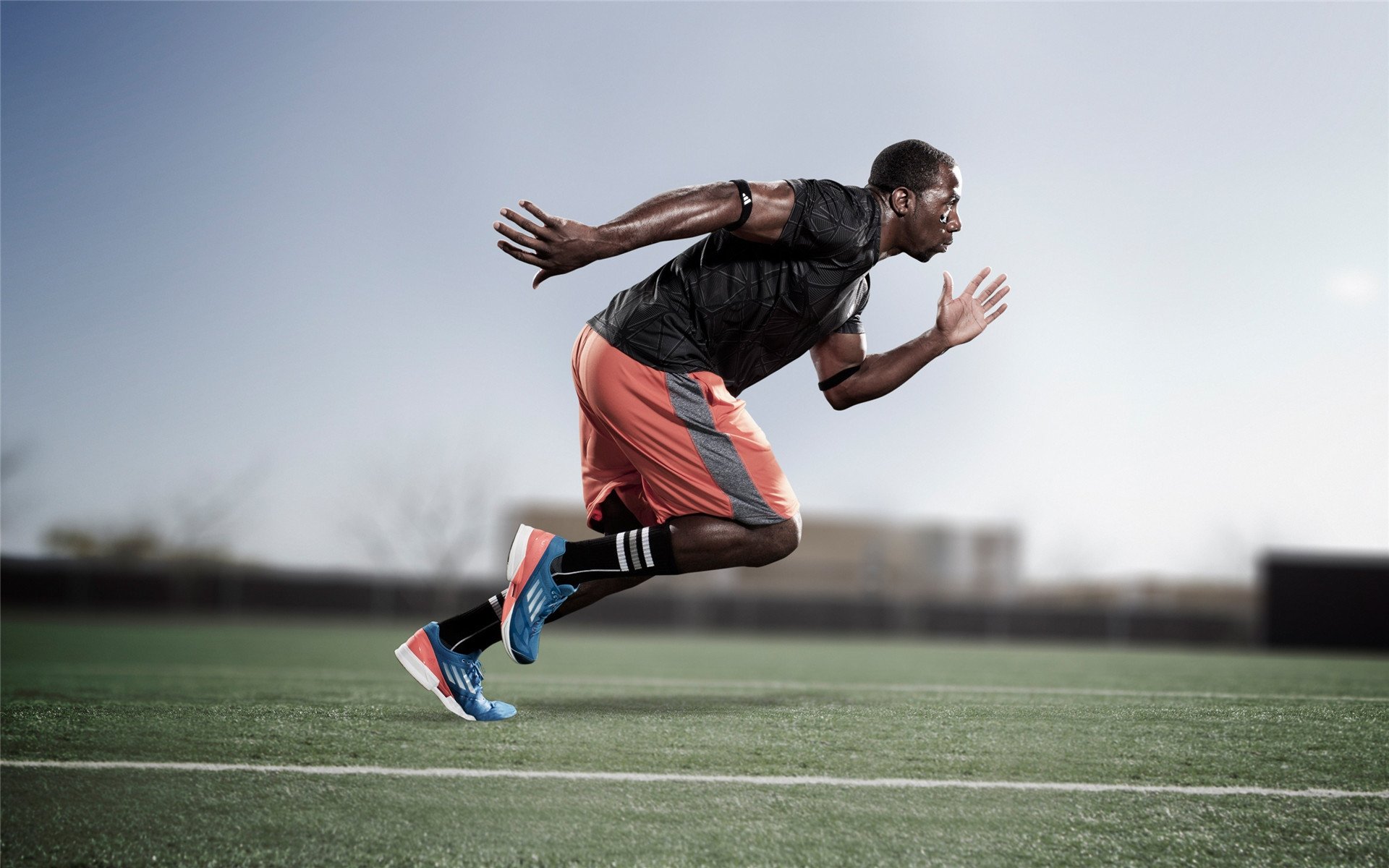 塞恩斯高光闪耀，威廉姆斯战略完胜，一场超越排名的团队胜利